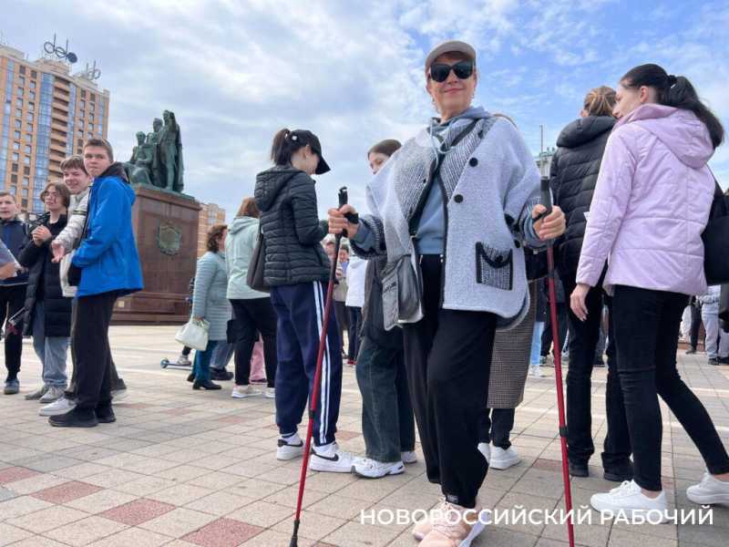 В Новороссийске провели субботу с пользой — прошли «10 тысяч шагов к жизни»!