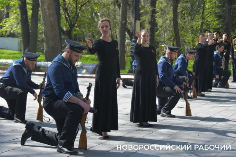 В Новороссийске стартовал первый молодёжный военно-патриотический форум