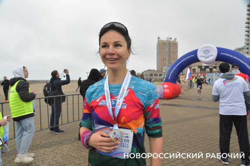 В Новороссийске стартовала массовая эстафета в честь Победы