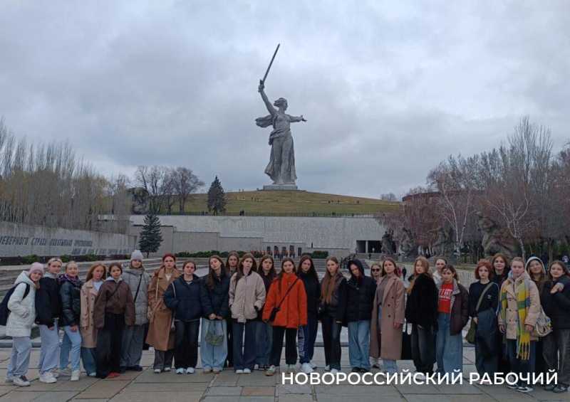 В Новороссийске танцевальный коллектив просит поделиться винтажными платьями с рюшечками