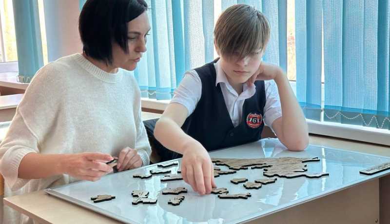 В Новороссийске турниром семейных команд завершился межрегиональный чемпионат по скоростной сборке спилс-карт