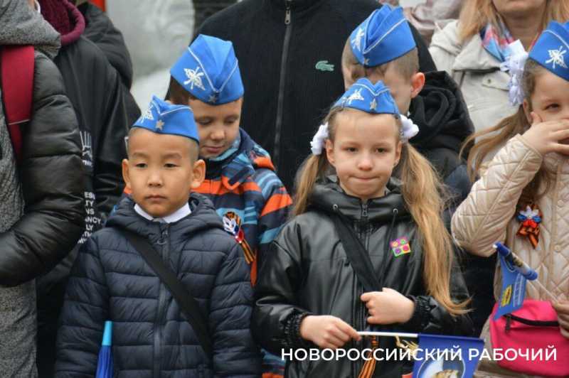 В Новороссийске в честь Дня космонавтики приземлилась ракета «Восток» — новый арт-объект планетария