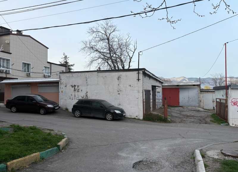 В Новороссийске жители не могут разобраться, как все-таки пойдет дорога возле парка Фрунзе