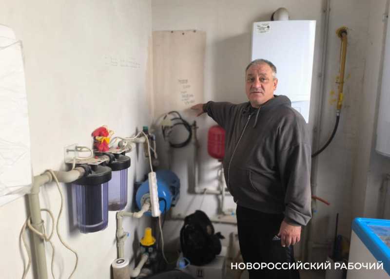 В Новороссийске жители сидят без воды, потому что заплатили за нее частникам?