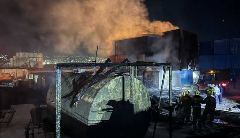 В пригороде Новороссийска 8 пожарных расчетов ликвидируют последствия возгорания ёмкости с дизельным топливом