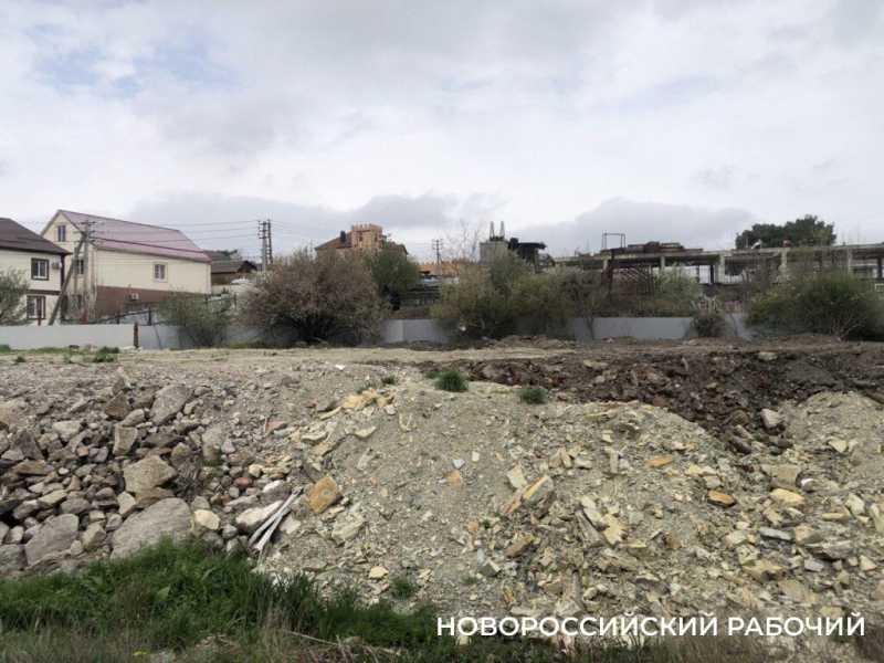 В пригороде Новороссийска началось весеннее наступление на остатки пруда?