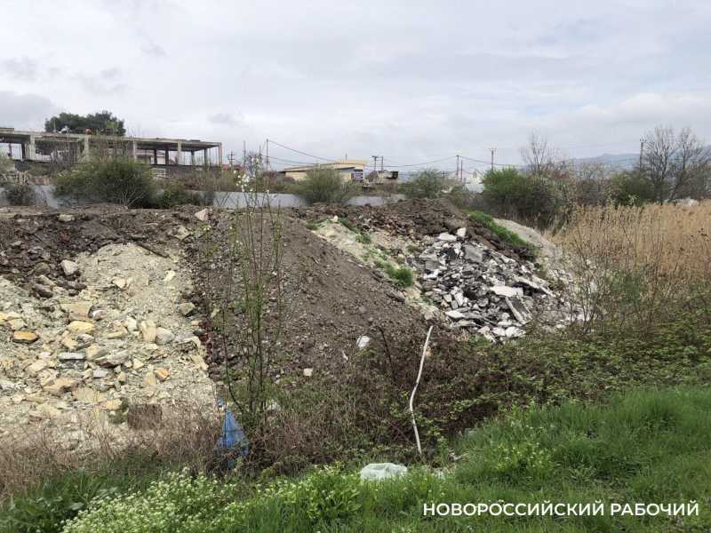 В пригороде Новороссийска началось весеннее наступление на остатки пруда?