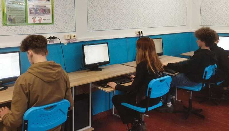 В школе Херсонской области создали компьютерный класс благодаря помощи Новороссийска