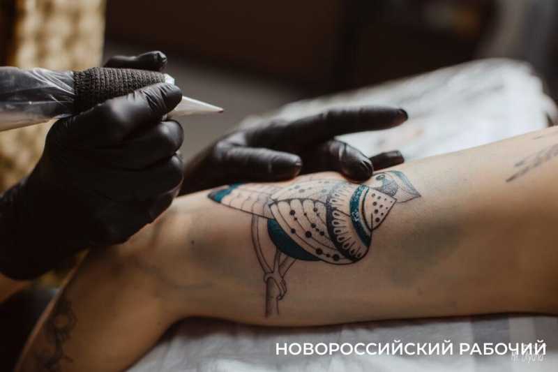 А почему нет?! В Новороссийске вырос спрос тату у женщин за 50