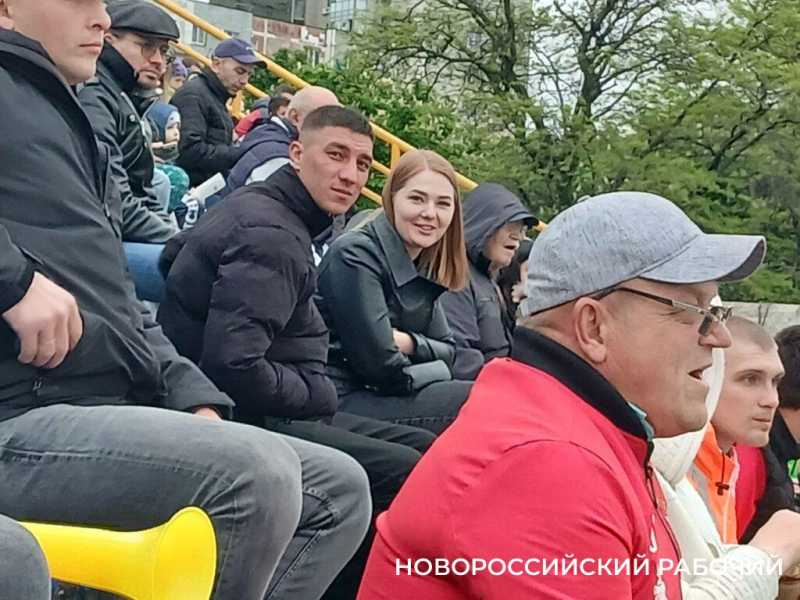 Дождь, «Катюша» и ничья – в Новороссийске состоялся матч «Черноморца» с «Балтикой»
