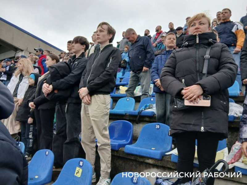 Дождь, «Катюша» и ничья – в Новороссийске состоялся матч «Черноморца» с «Балтикой»