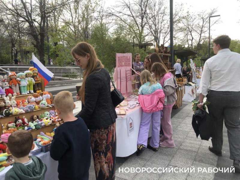 Где провести майские выходные в Новороссийске? Выходите на набережную!  
