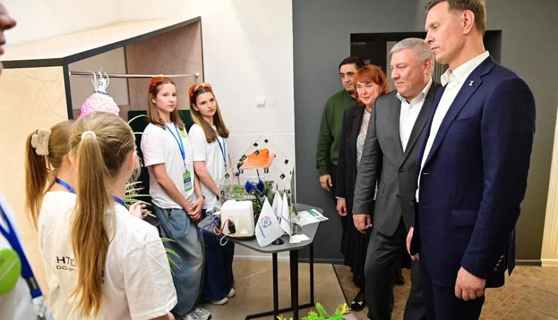 Глава Новороссийска поблагодарил представителей бизнес-сообщества за участие в жизни города и поздравил с Днем российского предпринимательства