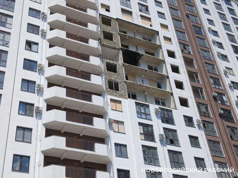 &laquo;Главное, что все живы&raquo;. В Новороссийске идут ремонты в квартирах, пострадавших во время воздушной атаки 3 мая