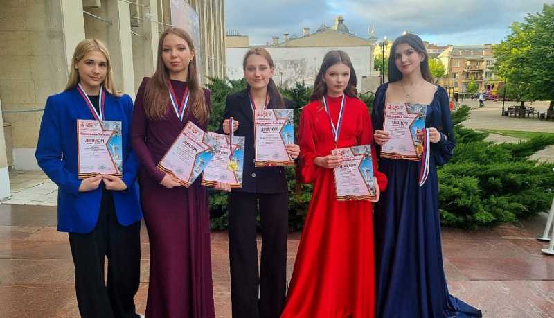 Юные вокалистки из Новороссийска стали лауреатами краевого конкурса «Наследники Победы» в Краснодаре