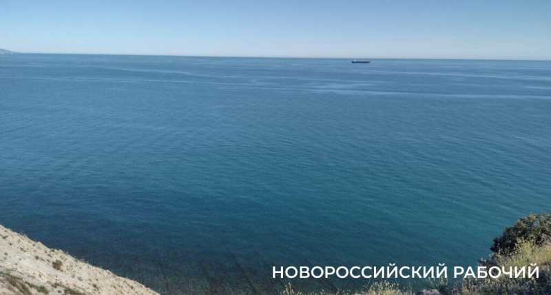 Ковры незабудок, вой шакалов, загадочный провал. Погода в Новороссийске зовет в поход на Колдун