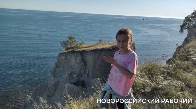 Ковры незабудок, вой шакалов, загадочный провал. Погода в Новороссийске зовет в поход на Колдун