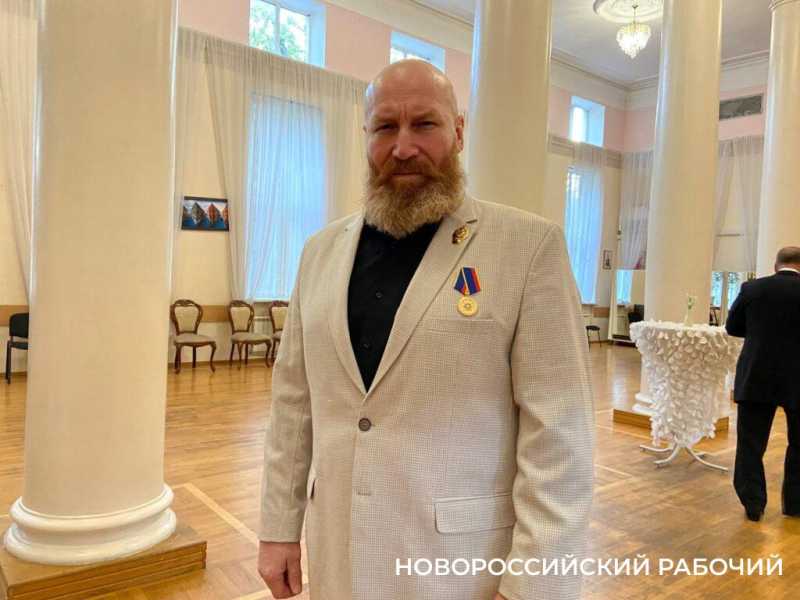 «Люди хотят хорошее кино, душевные стихи и песни». Так считают актеры, приехавшие на кинофестиваль в Новороссийск