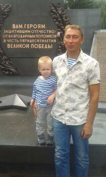 &laquo;Мы побеждали, потому что есть такие хорошие люди, как мои прадеды, деды и папа&raquo;, считает новороссийский школьник Володя Кабанов