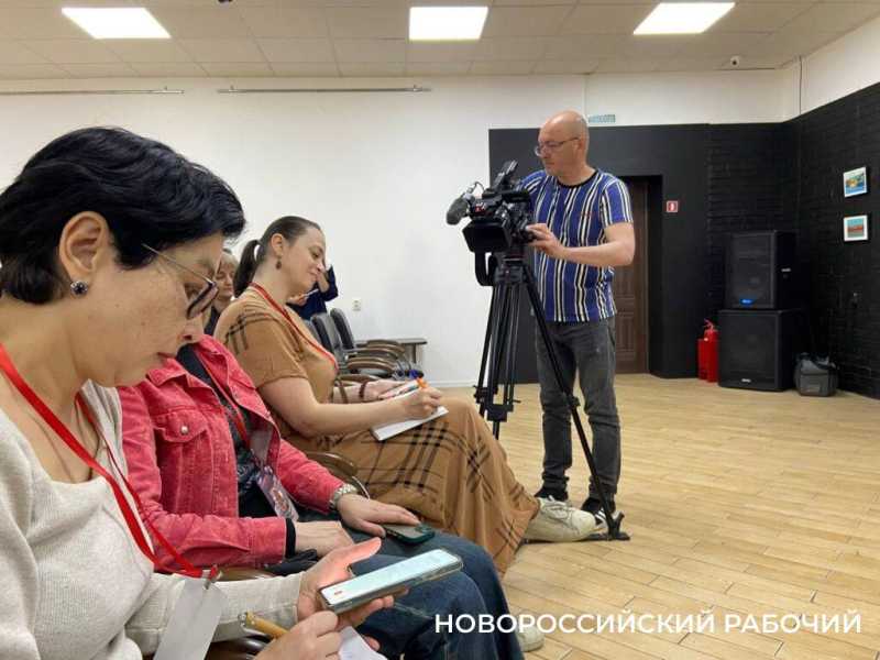 На красную дорожку выходят&hellip;Сегодня в Новороссийске начинается  фестиваль патриотического кино &laquo;Малая Земля&raquo;!