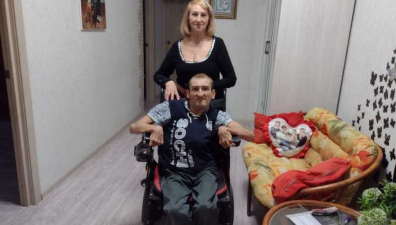 Не инвалид! Колясочник из Новороссийска играет в бочча, пишет посты о деньгах носом и обожает детей