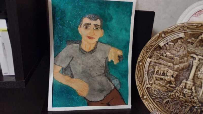 Не инвалид! Колясочник из Новороссийска играет в бочча, пишет посты о деньгах носом и обожает детей