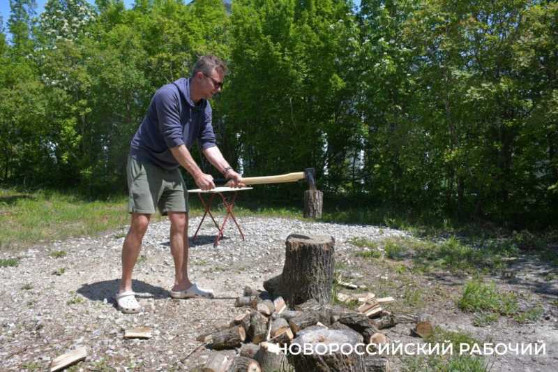 Новороссийские дачники не могут оторваться от грядок. А завтра на работу!