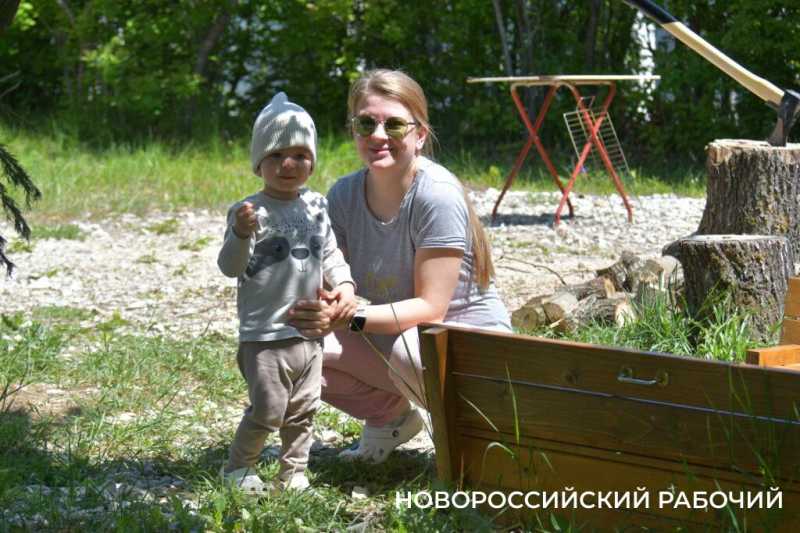 Новороссийские дачники не могут оторваться от грядок. А завтра на работу!