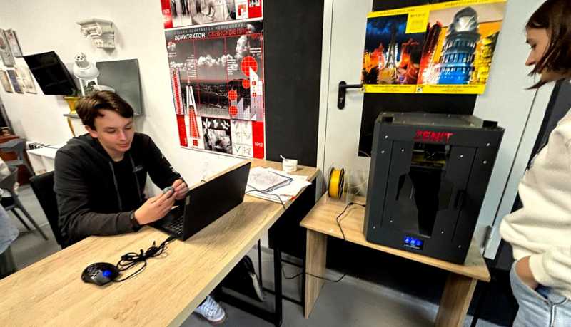 Новороссийские подростки из архитектурной студии «Архитектон» создают 3D-модели с помощью современной техники