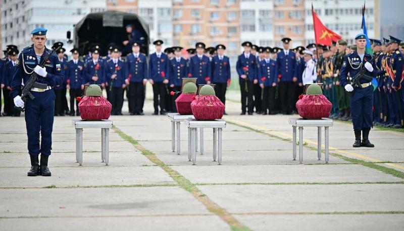 «Память вечна»: в Новороссийске прошел ритуал перезахоронения останков четырех воинов, погибших в годы Великой Отечественной войны