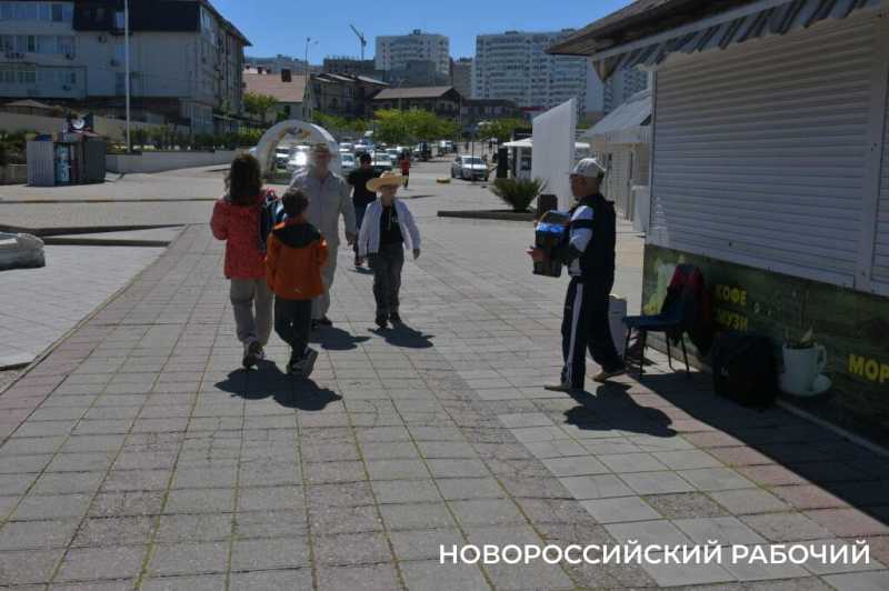Погода бы не подвела… Пляжи на косе в Новороссийске уже ждут не дождутся!
