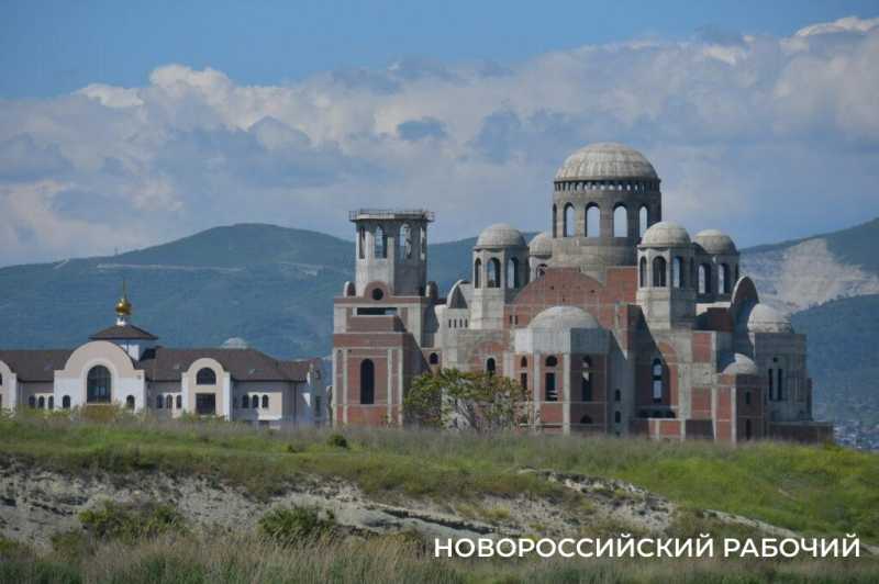 Погода бы не подвела… Пляжи на косе в Новороссийске уже ждут не дождутся!