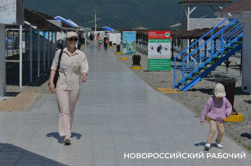 Погода бы не подвела… Пляжи на косе в Новороссийске уже ждут не дождутся!