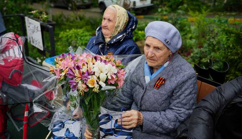 Праздничный концерт в честь Дня Победы организовали активисты новороссийского ТОС «Бухта радости»