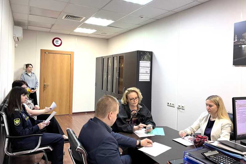 С налогоплательщиками, допустившими задолженность, ведется индивидуальная работа на межведомственных комиссиях