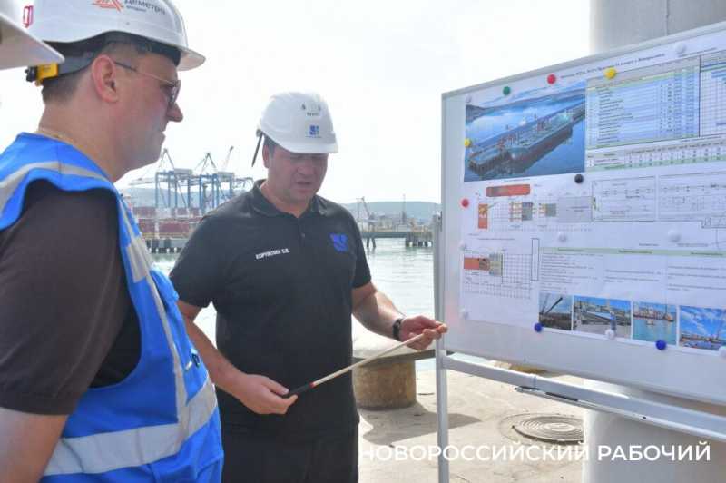 Увеличение объемов перевалки и штата рабочих. Глава Новороссийска в порту встретился с руководством терминала
