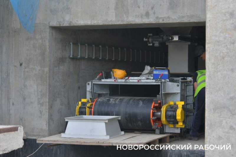 Увеличение объемов перевалки и штата рабочих. Глава Новороссийска в порту встретился с руководством терминала