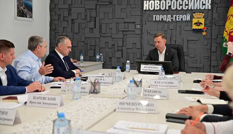 В администрации Новороссийска обсудили вопросы обеспечения надежного водоснабжения города-героя и развития кадрового потенциала
