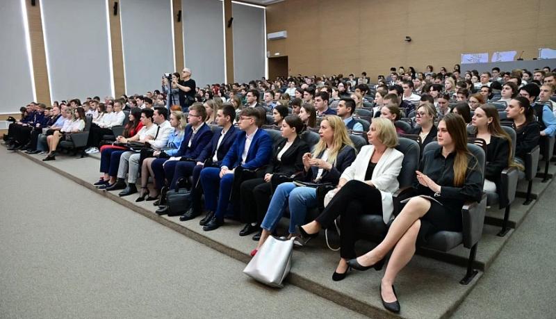В городе-герое Новороссийске начала работу ежегодная научно-практическая конференция «Молодая наука – 2025»