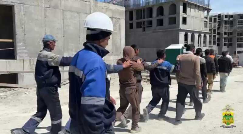 В Новороссийске каждый третий рабочий на стройках спального района оказался нелегальным мигрантом