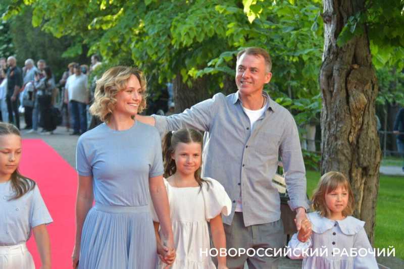 В Новороссийске московские артисты &laquo;заставили&raquo; зрителей перечитать Бунина