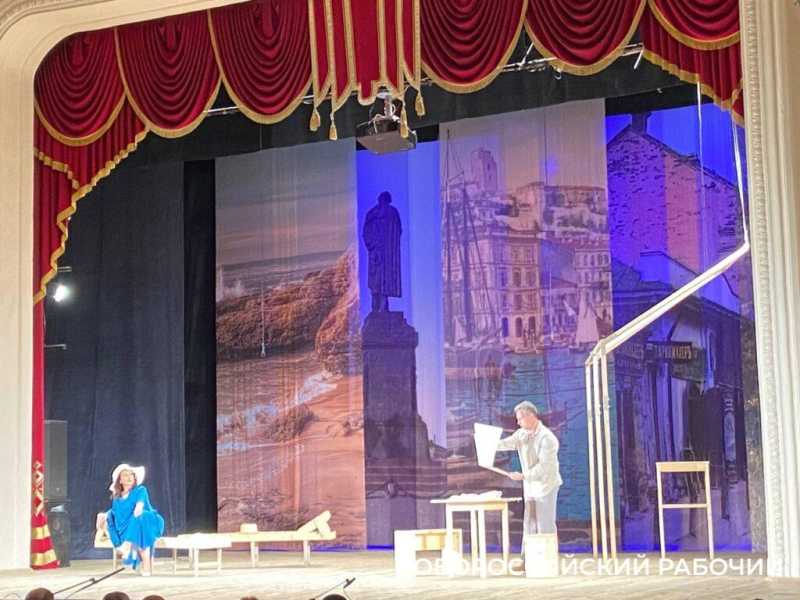 В Новороссийске московские артисты &laquo;заставили&raquo; зрителей перечитать Бунина