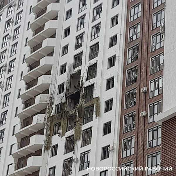 В Новороссийске проводится поквартирный обход пострадавшего от атаки дома