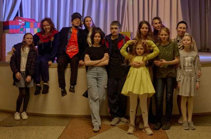 В Новороссийске собака смогла «докричаться» до взрослых. Прошла премьера экспериментального театра