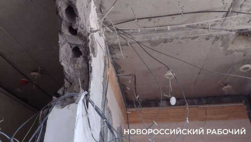 «Взрывом все перемололо!» В Новороссийске только приступают к ремонту дома, пострадавшего 3 мая от атаки БПЛА