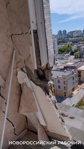 «Взрывом все перемололо!» В Новороссийске только приступают к ремонту дома, пострадавшего 3 мая от атаки БПЛА
