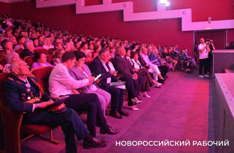 «Было щемяще трогательно»… Ради читателей «Новороссийского рабочего» хочется чаще отмечать юбилеи!