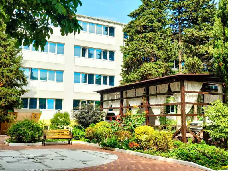 Эксперты Отраслевого центра компетенций помогут пансионату из Геленджика повысить квалификацию персонала и улучшить качество услуг