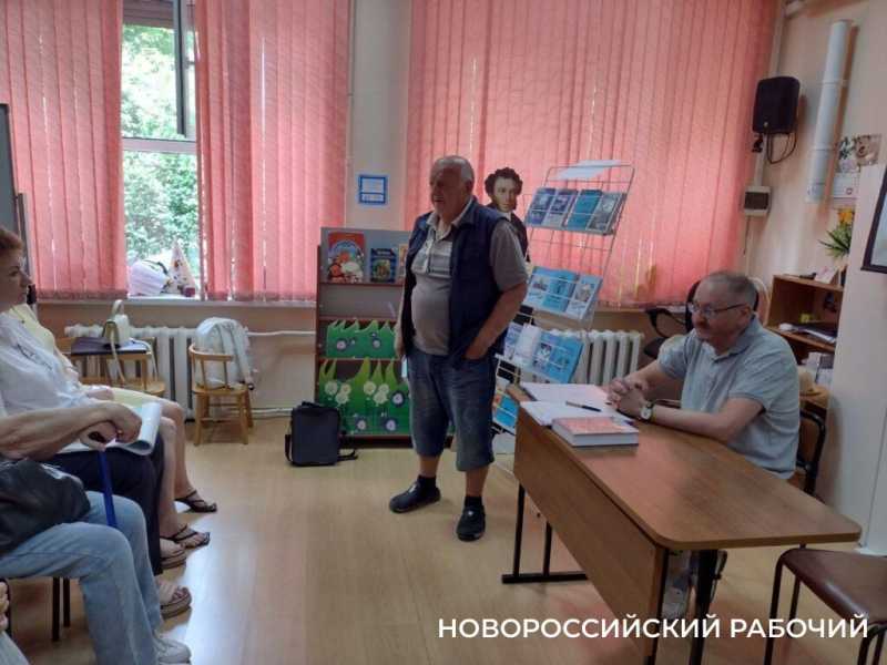 Как не писать в стол и пробиться к читателю обсудили писатели Новороссийска  &nbsp;