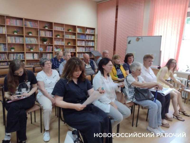 Как не писать в стол и пробиться к читателю обсудили писатели Новороссийска  &nbsp;